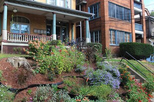 405 Biddle Ave, Unit 4 in Pittsburgh, PA - Building Photo