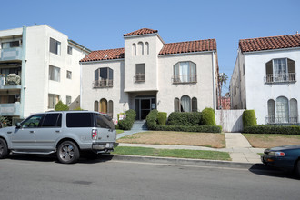 422 N Hayworth Ave in Los Angeles, CA - Building Photo - Building Photo