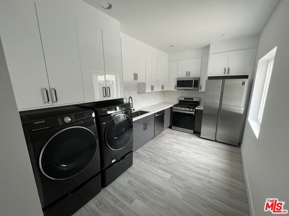 608 W Hillcrest Blvd, Unit 608 1/4 in Inglewood, CA - Building Photo