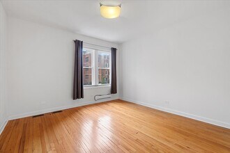 6445 N Greenview Ave, Unit 1 in Chicago, IL - Foto de edificio - Building Photo