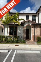 10622 W 33rd Way in Hialeah, FL - Building Photo
