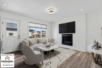 7210 Cardinal Way SW in Edmonton, AB - Building Photo - Building Photo