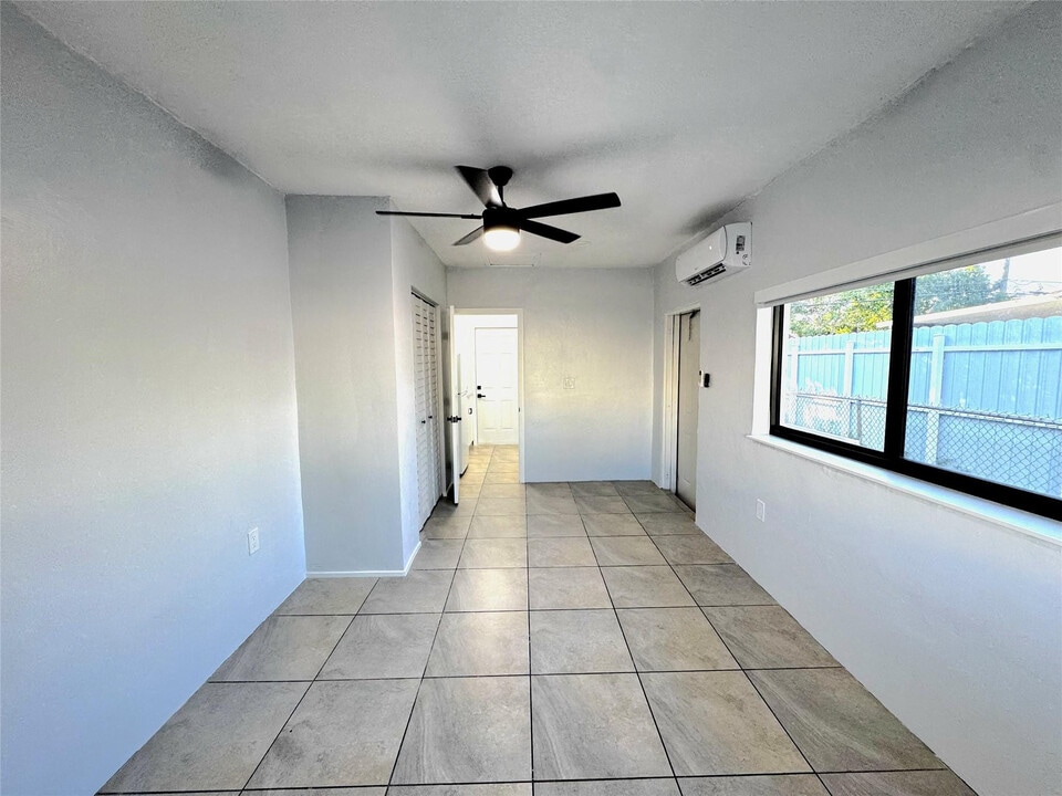 5020 E 10th Ave in Hialeah, FL - Building Photo