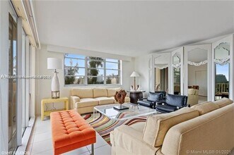 9341 E Bay Harbor Dr in Bay Harbor Islands, FL - Building Photo - Building Photo