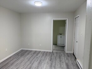 1020 W Market St, Unit Apt 1 in Pottsville, PA - Foto de edificio - Building Photo