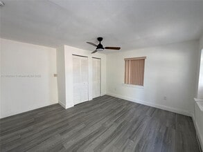 341 NW 61st Ave in Miami, FL - Building Photo - Building Photo