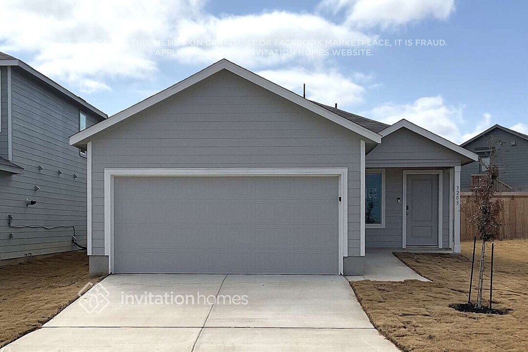 3205 Roslyn Grist in San Antonio, TX - Building Photo