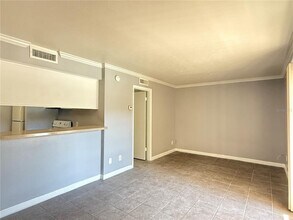 425 Wymore Rd in Altamonte Springs, FL - Building Photo - Building Photo