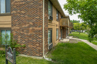 503-507 Dorchester Ct in Roselle, IL - Foto de edificio - Building Photo