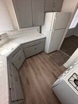 6333 MacArthur Blvd, Unit 6333 MacArthur Blvd in Oakland, CA - Building Photo