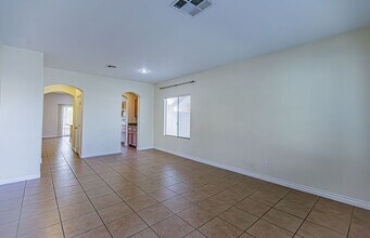 2365 Radiant Beam Ave in Las Vegas, NV - Building Photo - Building Photo