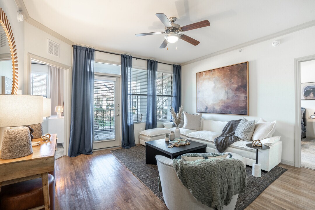 Kingsland West in Houston, TX - Building Photo
