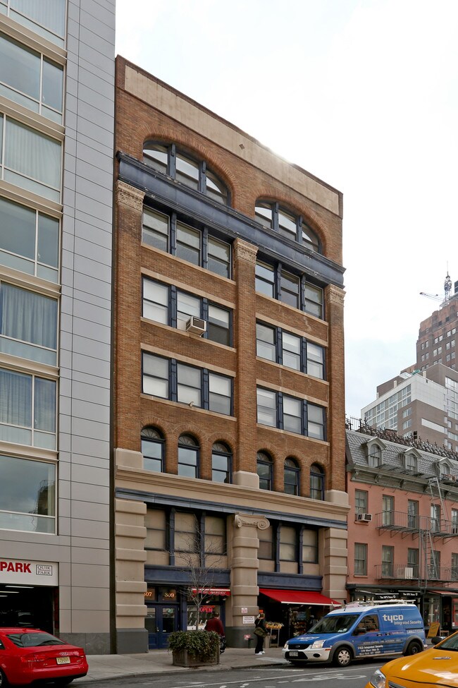 307-309 W Broadway in New York, NY - Foto de edificio - Building Photo