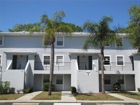 7137 E Bank Dr in Tampa, FL - Building Photo