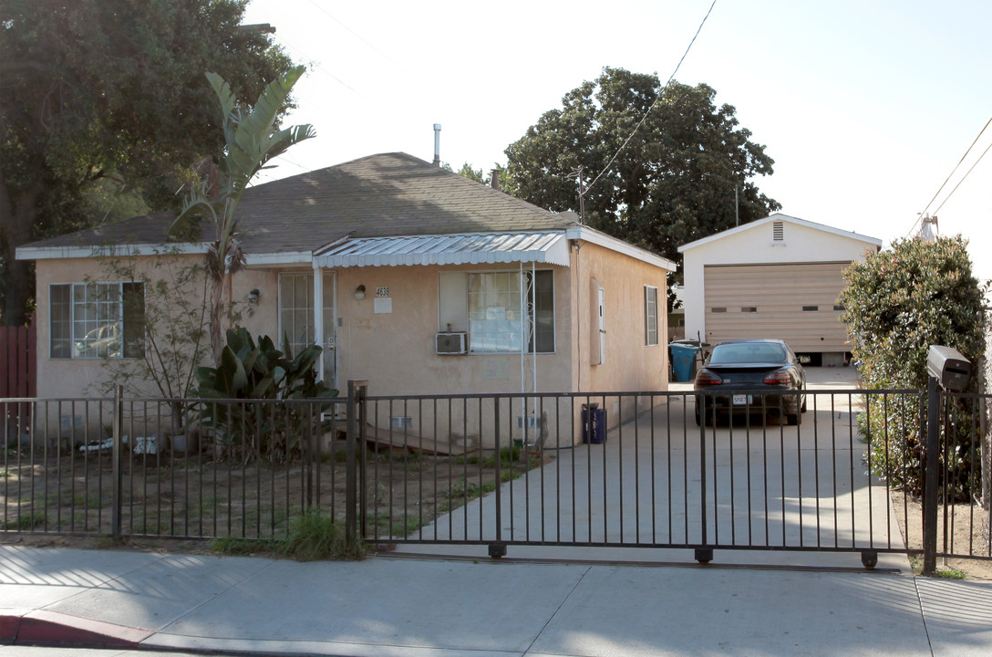 4638 Elizabeth St in Bell, CA - Building Photo