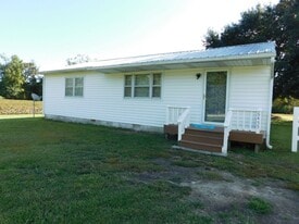 6455 River Rd in Vanceboro, NC - Building Photo