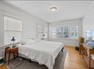 715 Grand Ave, Unit 2 in St. Paul, MN - Building Photo - Building Photo