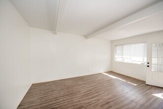 409 Lincoln Ave in Huntington Beach, CA - Building Photo - Building Photo