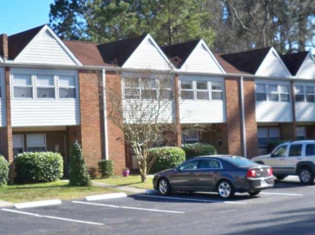 Tudor Place in Conway, SC - Foto de edificio - Building Photo