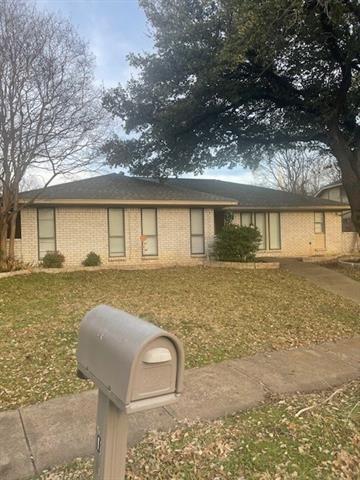 408 Brookfield Dr in Garland, TX - Building Photo