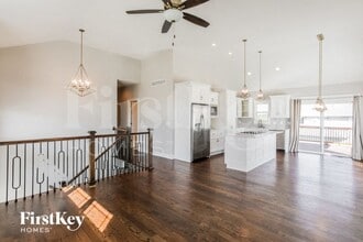 13810 NW 73rd St in Kansas City, MO - Foto de edificio - Building Photo