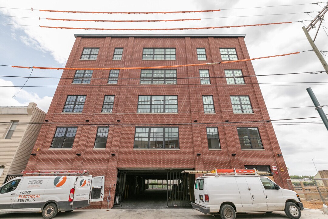 3045 Richmond St in Philadelphia, PA - Building Photo