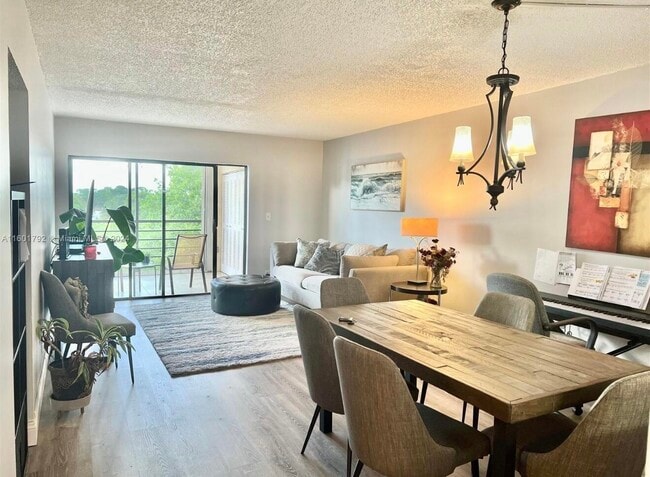 9235 SW 8th St in Boca Raton, FL - Building Photo - Building Photo