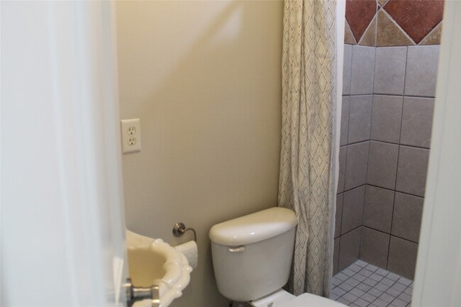 property at 2914 Pitzlin St