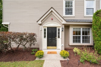 1408 Black Walnut Dr in Phoenixville, PA - Foto de edificio - Building Photo