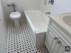 GRAND CONCOURSE, Unit 9J in Bronx, NY - Building Photo - Building Photo