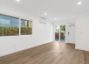 1025 Pleasantview Ave, Unit A in Venice, CA - Building Photo - Building Photo