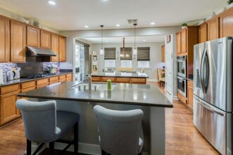 1689 Markdale Ln in Lincoln, CA - Foto de edificio - Building Photo