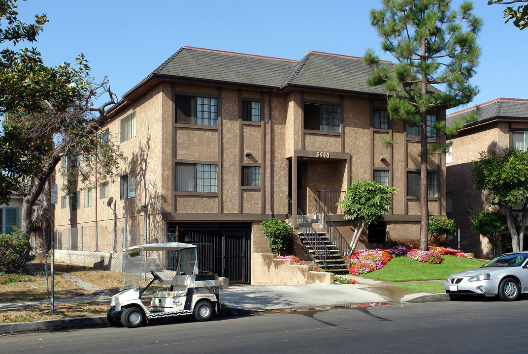 5440 W 99th Pl in Los Angeles, CA - Foto de edificio