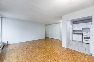 1765 & 1775 Weston Rd Apartments in Toronto, ON - Building Photo - Interior Photo
