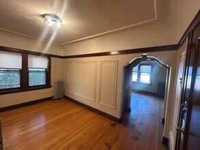 1723 E Beverly Rd, Unit 1 in Shorewood, WI - Building Photo - Building Photo