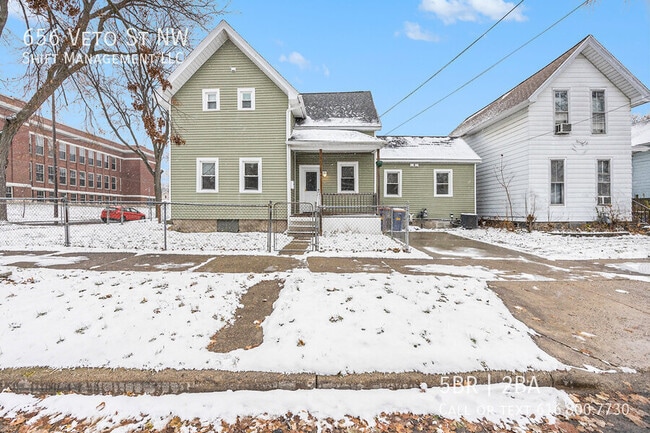 property at 656 Veto St NW