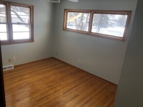 1122 33rd St in West Des Moines, IA - Building Photo - Building Photo