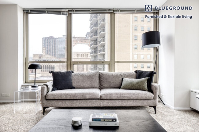 3450 N Lake Shore Dr in Chicago, IL - Foto de edificio - Building Photo