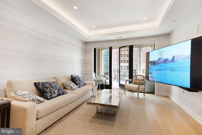 8551 Connecticut Ave in Chevy Chase, MD - Building Photo - Building Photo