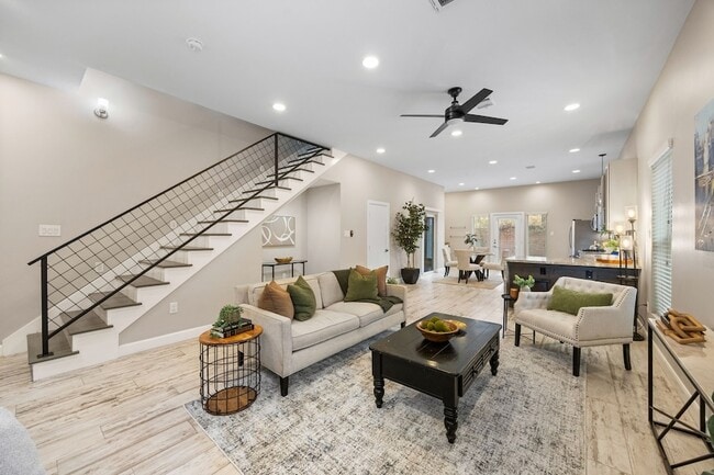 317 E 35th St in Houston, TX - Building Photo - Building Photo