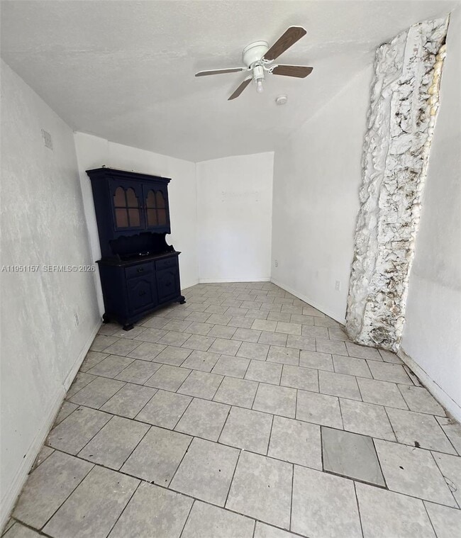 1189 N Tamiami Trl in Ft. Myers, FL - Foto de edificio - Building Photo