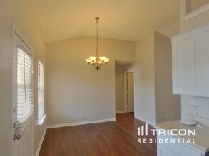 6401 Freedom Ct in Arlington, TX - Building Photo - Building Photo