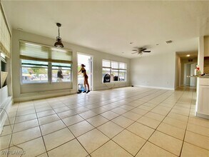 106 Leeland Heights Blvd W in Lehigh Acres, FL - Foto de edificio - Building Photo