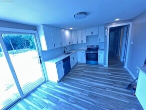 15 Mida Ct in West Babylon, NY - Building Photo - Building Photo