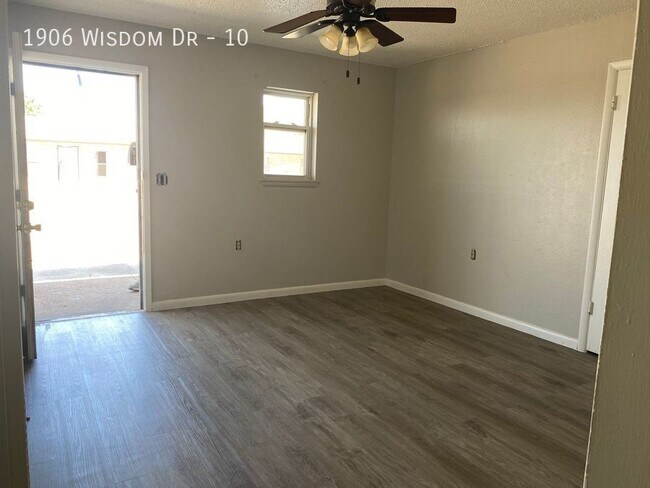 1906 Wisdom Dr-Unit -10 in Amarillo, TX - Building Photo - Building Photo
