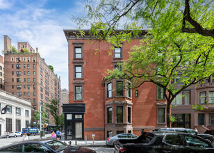 33 E 74th St in New York, NY - Building Photo - Building Photo