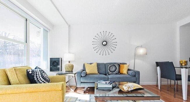 295 Lee St, Unit 304 in Brookline, MA - Building Photo - Building Photo