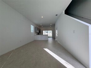 2946 Skyline Lp in Kissimmee, FL - Building Photo - Building Photo