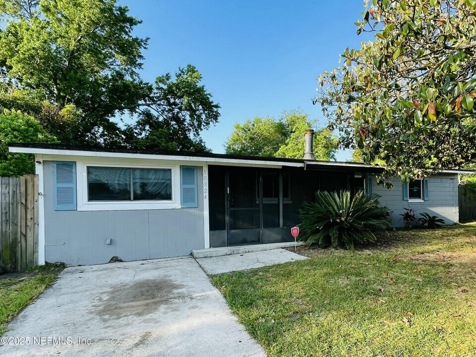 10824 Indies Dr N in Jacksonville, FL - Building Photo