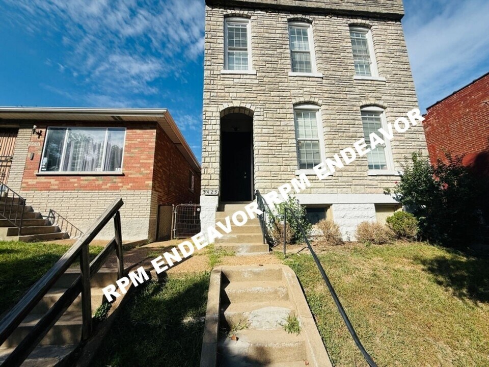 3425 Tennessee Ave in St. Louis, MO - Building Photo